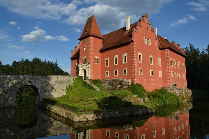 Prague to Fairytale Castles: Telc & Cervena Lhota Private Day Tour photo 3