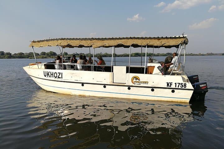 Sunset Cruise on the Upper Zambezi: 2.5-Hour Victoria Falls River Safari