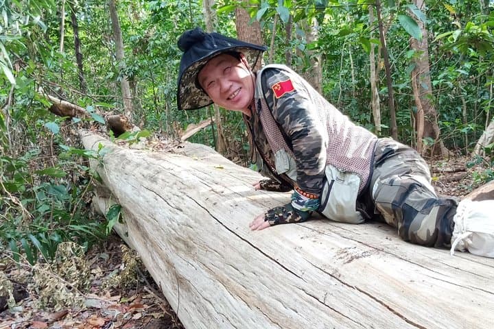 Tangkoko Day Trip: Black Macaque Encounters and Coastal Rainforest Walks photo 3