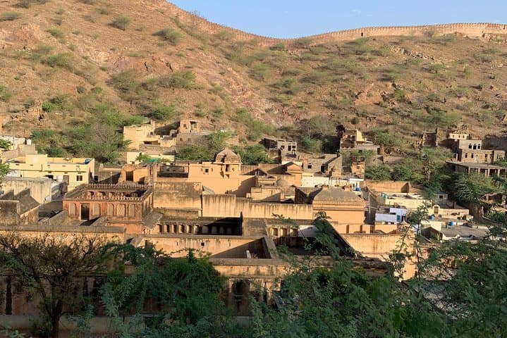Private Jaipur Sightseeing Tour: Amber Fort, Hawa Mahal & City Palace in a Day photo 3