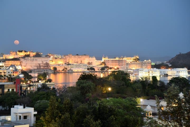 Private Jaipur Sightseeing Tour: Amber Fort, Hawa Mahal & City Palace in a Day photo 4