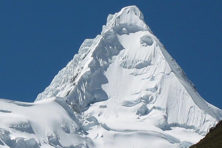 Alpamayo Trek 12-Day Circuit: High Passes, Laguna 69 & Community Support