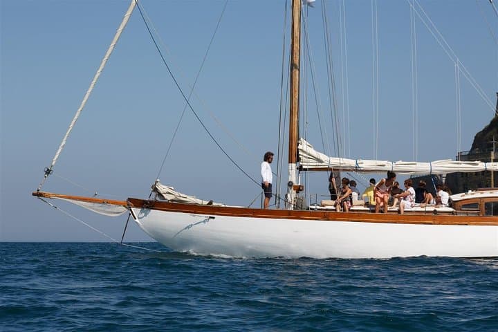 Classic Private Yacht Cruise in San Sebastián: Sail La Concha Bay photo 2