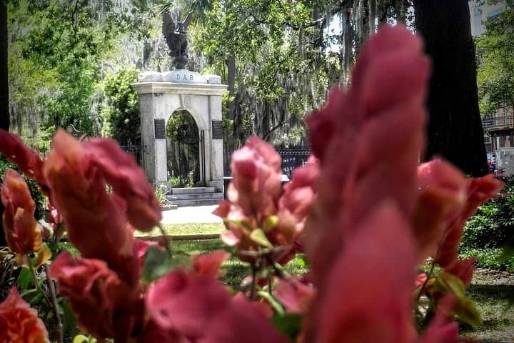 Savannah Botanical Walking Tour — Columbia Square to Forsyth Park