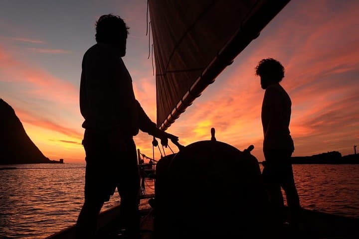 Sunset Sailing on La Concha: Classic Yacht Cruise in San Sebastián
