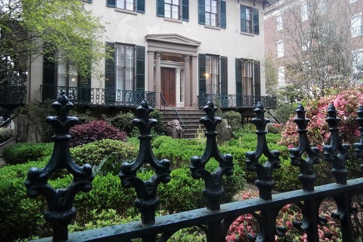 Savannah Botanical Walking Tour — Columbia Square to Forsyth Park photo 3