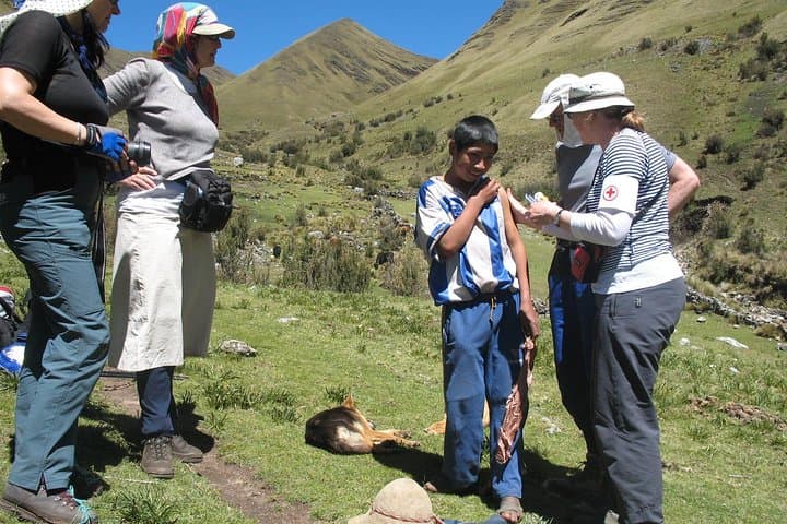 Alpamayo Trek: 11-Day Garampayoc Community‑Support Route from Huaraz