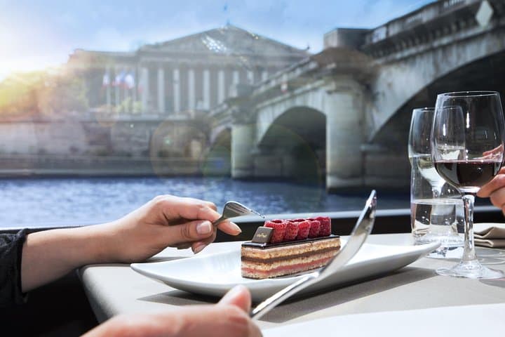Luxury Day Trip from London to Paris with Seine Lunch Cruise photo 2