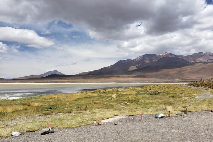 Salar de Uyuni & Colored Lagoons: 3-Day Altiplano Jeep Tour photo 4