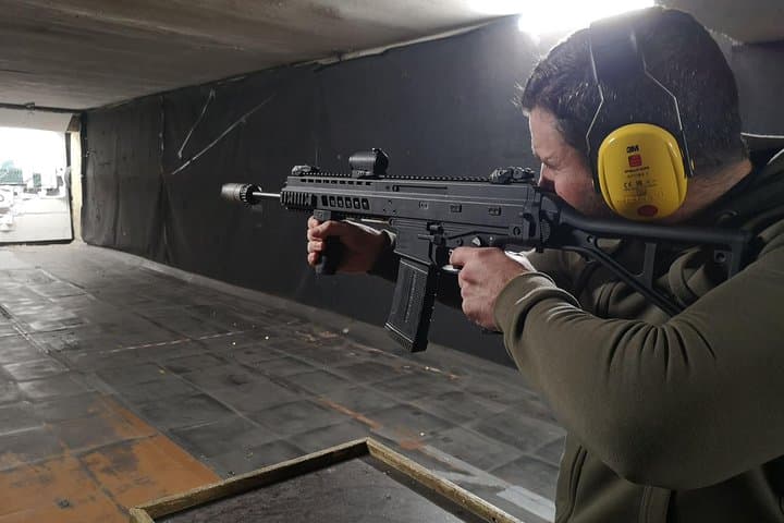 Riga gun range—shoot a Glock 17, Kalashnikov & Winchester in Riga