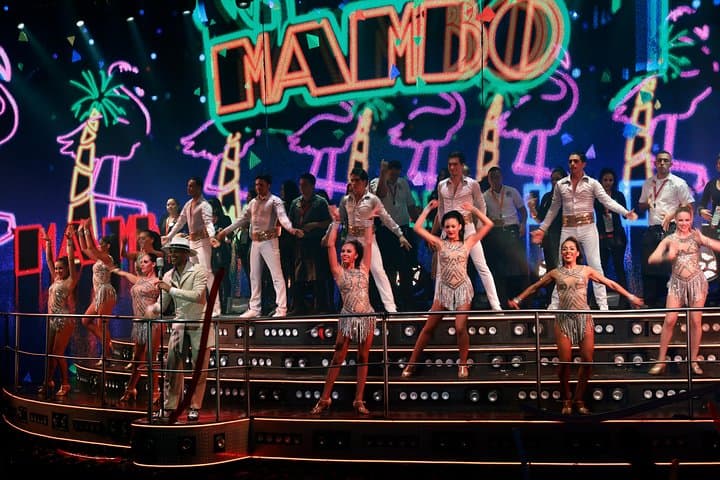 Coco Bongo Night Tour from Santo Domingo — Open Bar & Private Transfer