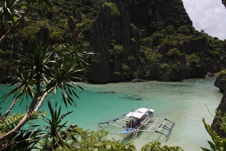 El Nido Island Hopping Tour D: Small Lagoon, Cadlao Lagoon & Quiet Beaches in Bacuit Bay photo 2