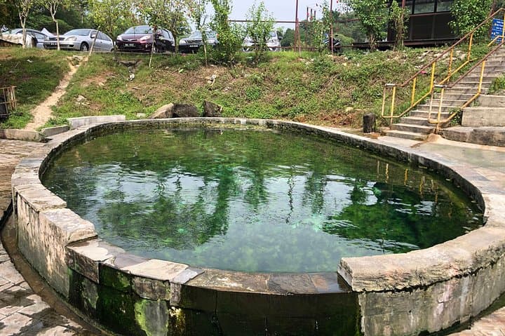 Kuala Selangor Fireflies, Batu Caves & Hot Springs Day Tour with Dinner photo 4