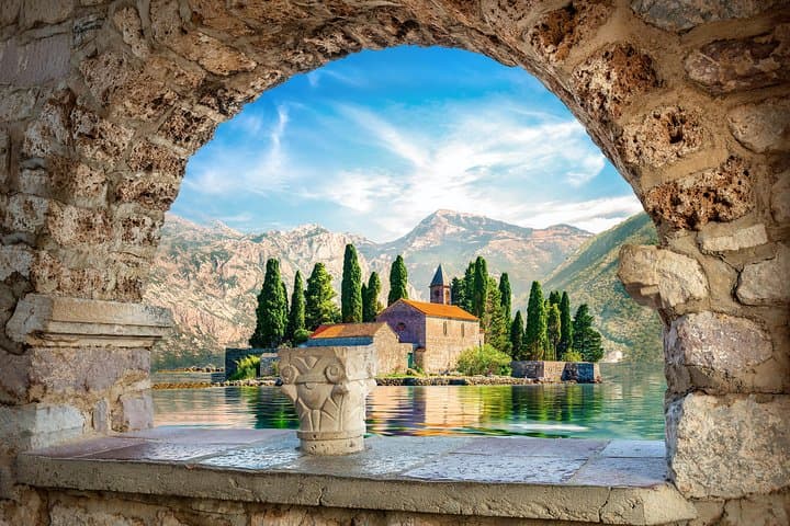 Kotor Bay Speedboat Cruise: Perast & Our Lady of the Rocks in 2 Hours