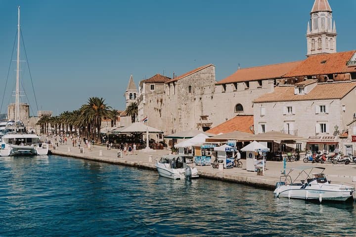 Blue Lagoon & Trogir Speedboat Tour from Split: Swim, Snorkel & Island Village Escape photo 2
