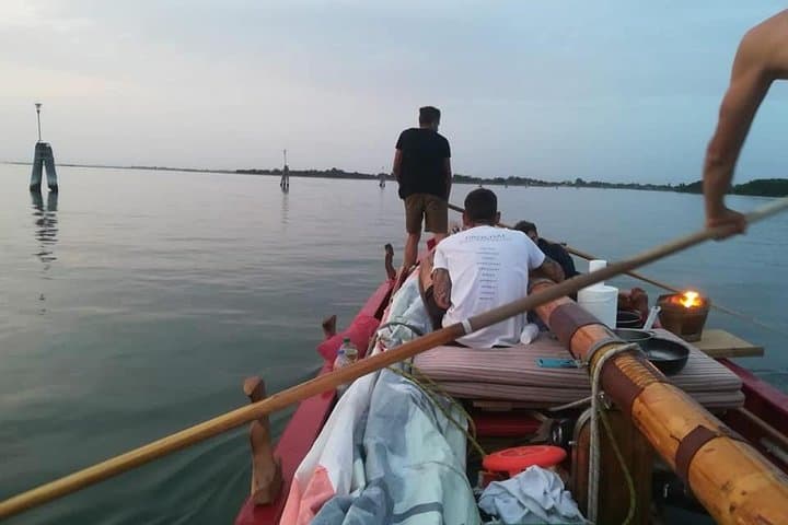 Learn to Row in the Venice Canals: Hands-On Venetian Rowing Experience photo 2