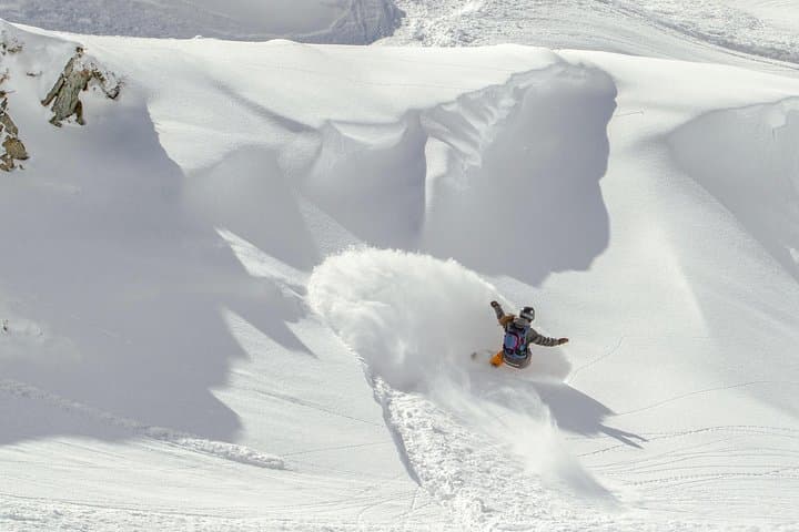 Progressive Snowboard Lessons in Baqueira-Beret: Learn to Ride the Pyrenees photo 2
