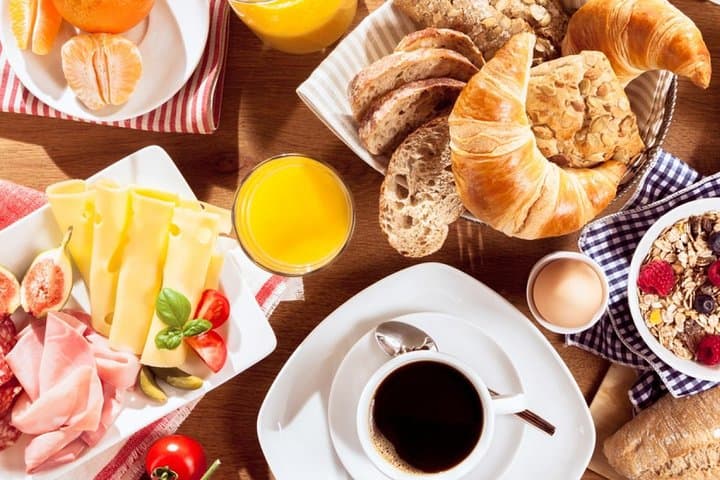 Lisbon Private Catamaran Brunch: Open-Bar Sail Along the Tagus photo 4
