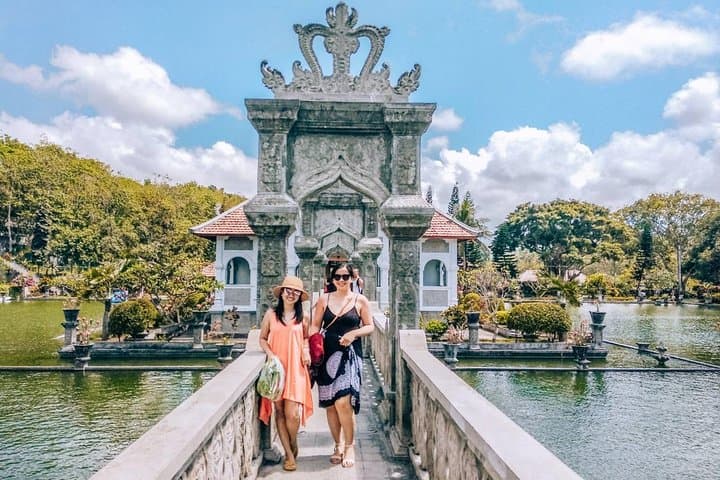 Custom Full-Day Private Tours in Bali — Temples, Rice Terraces & Coastal Views