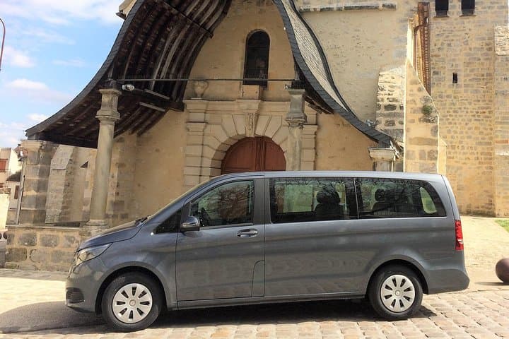 5-Hour Private Paris Layover Tour from CDG: Eiffel, Montmartre & Notre-Dame photo 2