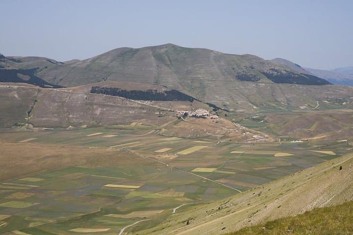 Hike to Lake Pilato: Glacial Valley Trek in the Sibillini Mountains photo 3