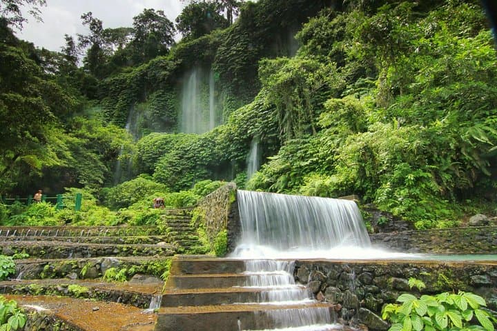 Lombok Shore Excursion: Benang Kelambu, Sukarara & Banyumulek in a Day