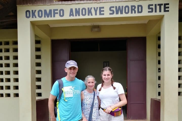 Discover Kumasi: Full-Day Cultural Tour of Manhyia Palace, Kente Weaving & Historic Sites photo 2