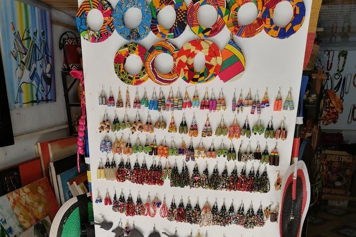 Discover Kumasi: Full-Day Cultural Tour of Manhyia Palace, Kente Weaving & Historic Sites photo 3