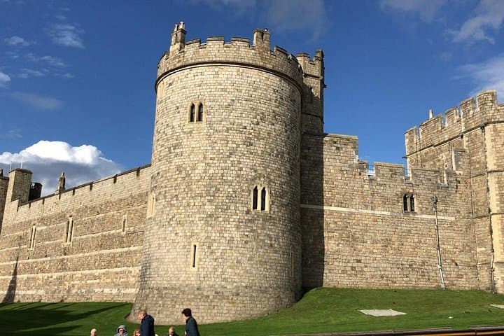 Windsor Castle Layover Tour from Heathrow — Private Half-Day Visit to Britain’s Oldest Inhabited Castle photo 3