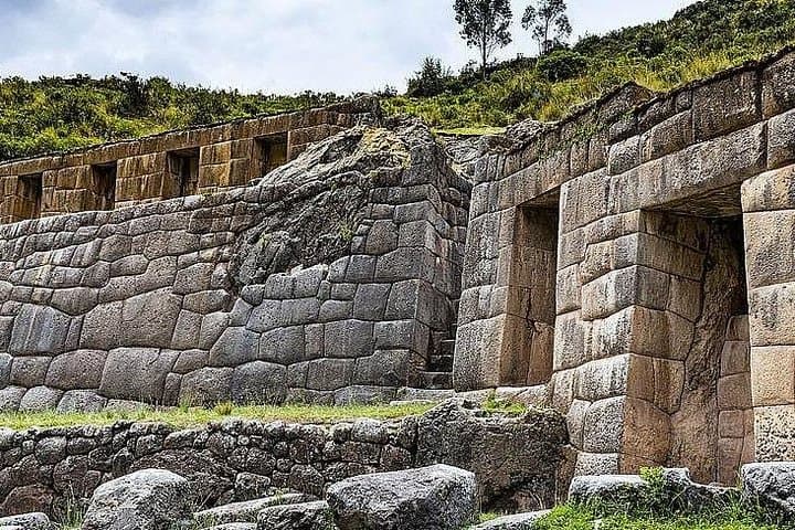 Cusco 4-Day: City, Sacred Valley, Machu Picchu & Rainbow Mountain