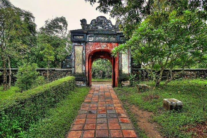 Hue City Tour from Hoi An: Overnight Citadel Visit, Tombs & Night Cyclo photo 3