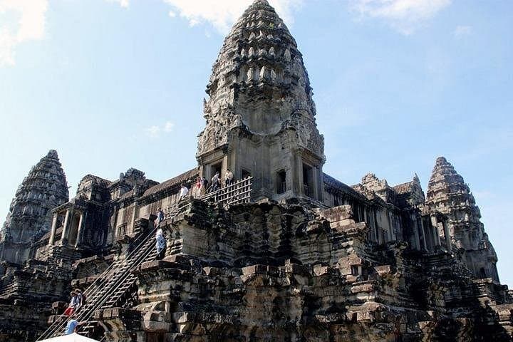 3-Day Angkor & Kulen Guided Tour: Angkor Wat, Banteay Srei & Kulen Waterfall photo 2