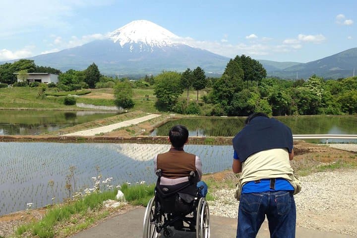 Accessible Mt. Fuji Private Tour — Wheelchair-Friendly Views, Kawaguchiko & Kubota Museum