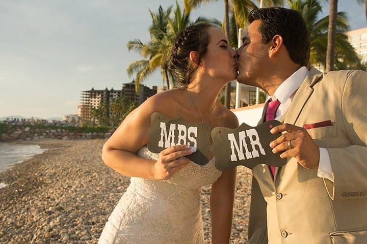 Puerto Vallarta Wedding Photographer — 5-Hour Coverage with Drone and Full HD Video