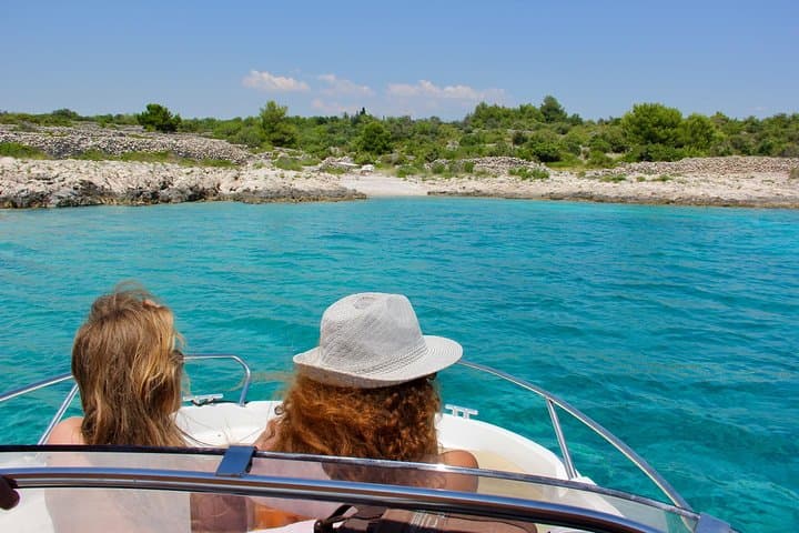 Private Three-Islands Speedboat Tour to Blue Lagoon & Šolta from Trogir photo 2