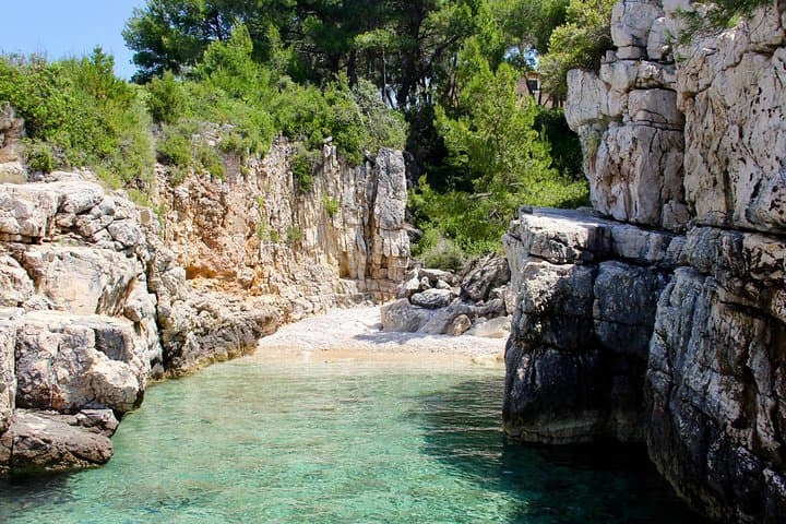 Private Three-Islands Speedboat Tour to Blue Lagoon & Šolta from Trogir photo 6