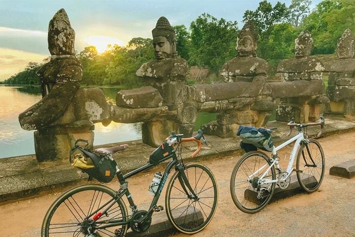 Cycling Angkor Wat & Bayon: Smiling Temple Bike Tour in Siem Reap photo 2