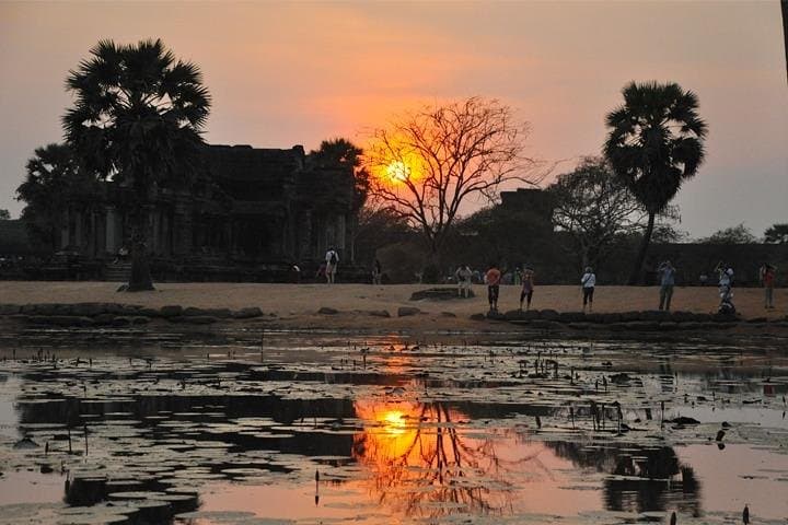 Full-Day Angkor Temples Tour with Sunset at Pre Rup photo 3