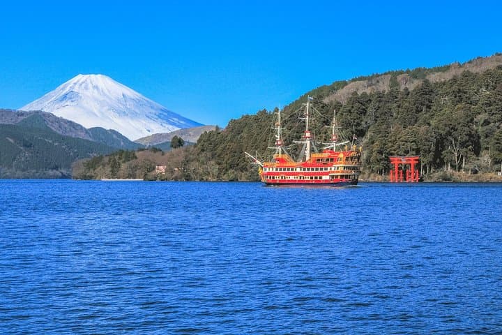 Hakone One-Day Private Tour — Lake Ashi, Owakudani & Hakone Shrine photo 2
