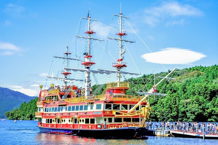 Hakone One-Day Private Tour — Lake Ashi, Owakudani & Hakone Shrine photo 5