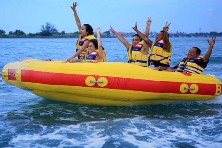 Nusa Dua Parasailing, Donut & Banana Boat Watersport Package photo 6