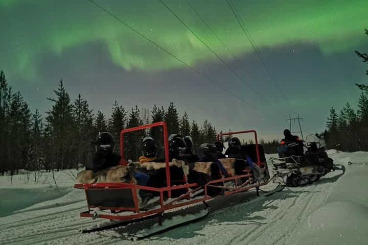 Northern Lights Sledge Ride in Rovaniemi: Arctic Snowmobile Sledge Aurora Tour