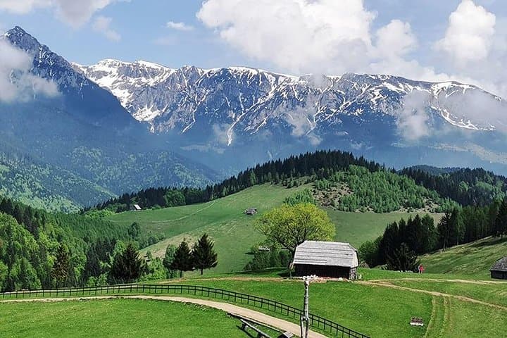 3-Day Transylvania 4x4 Off-Road Adventure: Bucegi, Bran & Traditional Villages
