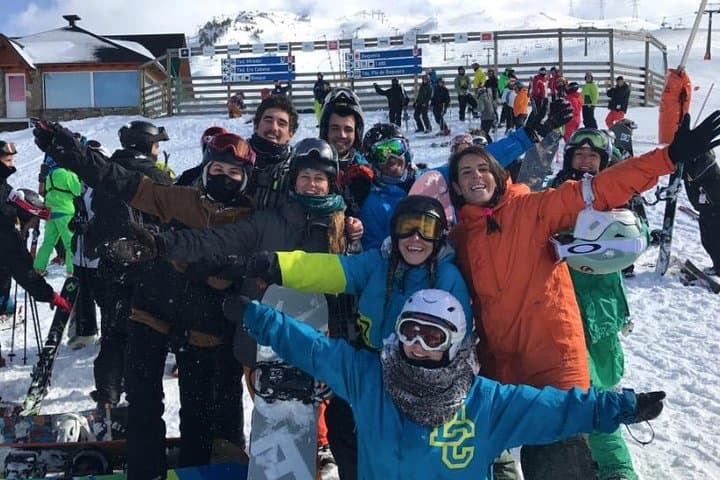 Progressive Snowboard Lessons in Baqueira-Beret: Learn to Ride the Pyrenees photo 5
