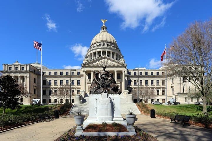 Pretty Mississippi: Jackson Walking Scavenger Hunt with Let’s Roam