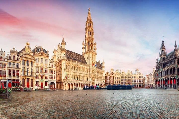 Brussels Best Scavenger Hunt: Interactive Self-Guided Walk of Grand Place & Mont des Arts photo 2