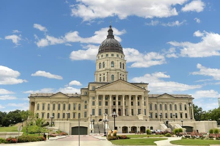 Topeka Scavenger Hunt: Explore Top City's Historic Sights with Let’s Roam photo 2
