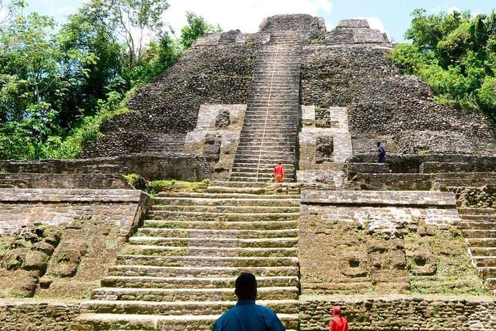 Lamanai and Scenic Boat Ride from Caye Caulker: New River to Ancient Temples photo 2