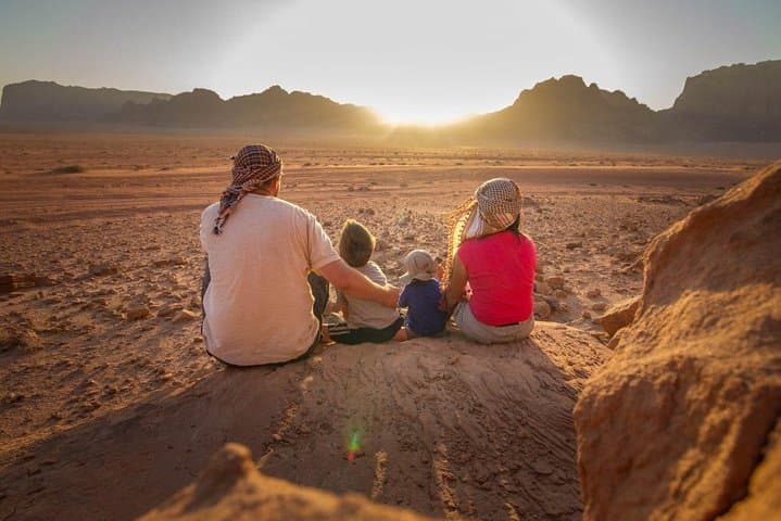 Petra and Wadi Rum: 2-Day Tour from Eilat Border with Overnight in Petra