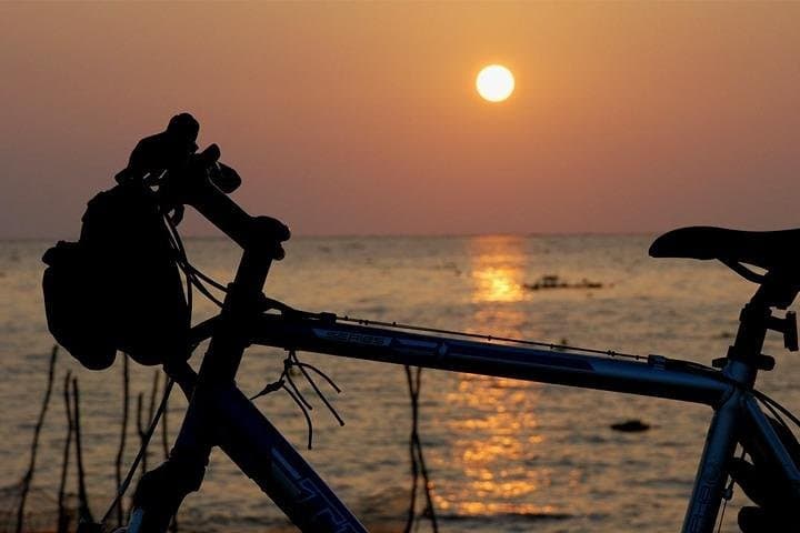 Cycle to Kompong Phluk: Siem Reap Countryside & Tonlé Sap Sunset Cruise photo 4